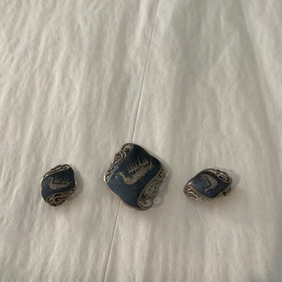 Vintage Siam Sterling Silver Pin And Earrings Set